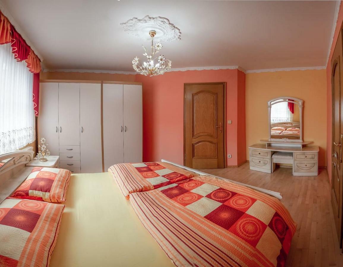 Apartma Ajda Komenda Exterior foto