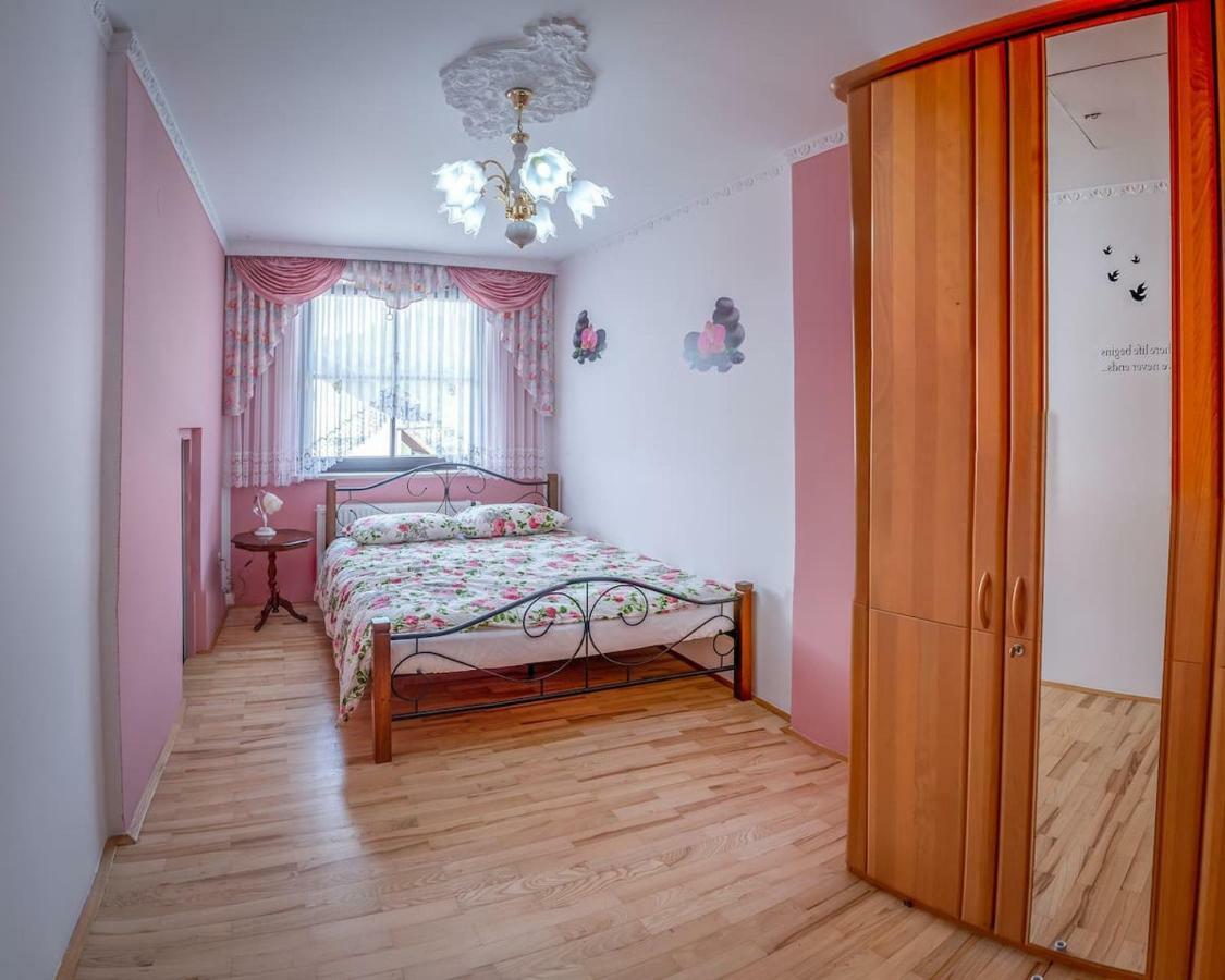 Apartma Ajda Komenda Exterior foto